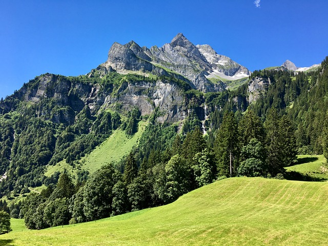Haus im Grünen mieten - Stockhus Glarus Mollis