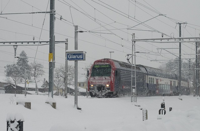 Eventlokal in der Stadt Glarus mit moderner Infrastruktur, naturnaher Umgebung und Blick auf die Glarner Alpen