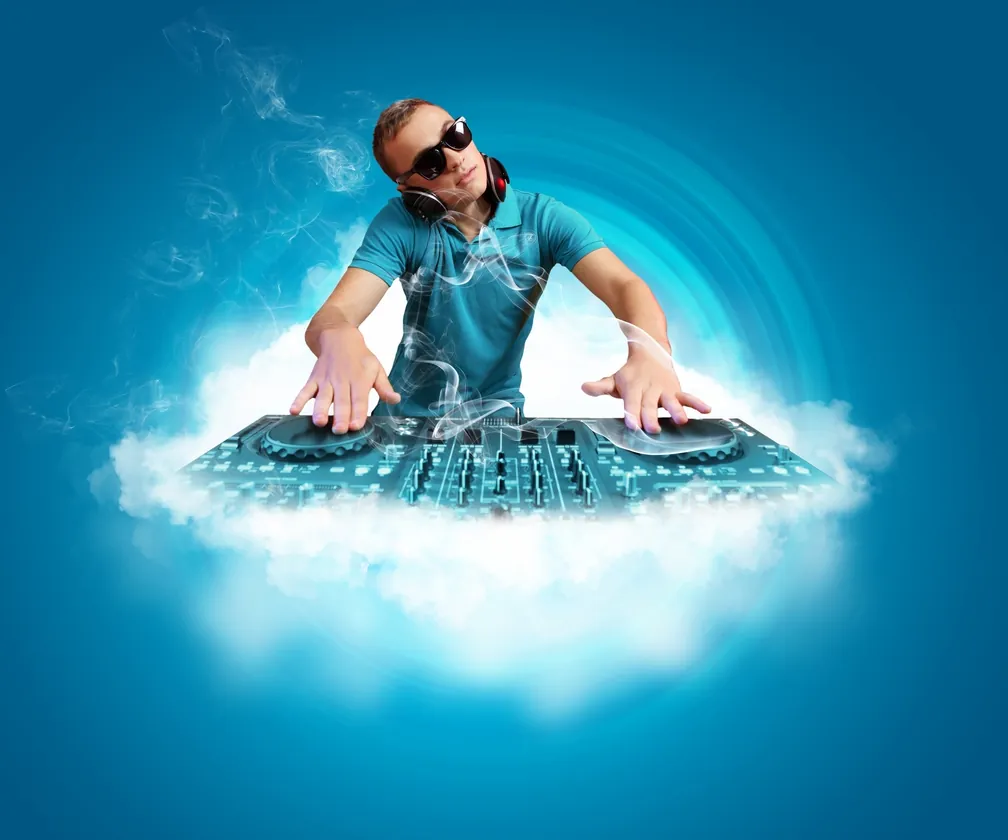 In Deep Festival Mollis 2026 – DJ am Open-Air-Techno-Festival